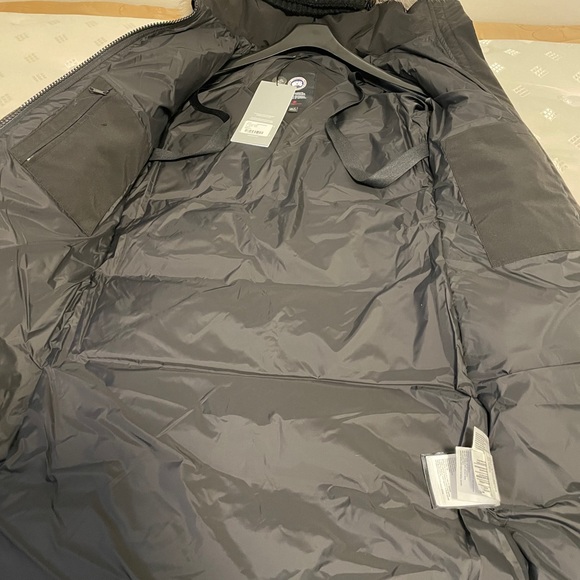 SOLD! ❤️Canada Goose MYSTIQUE PARKA - Picture 8 of 12